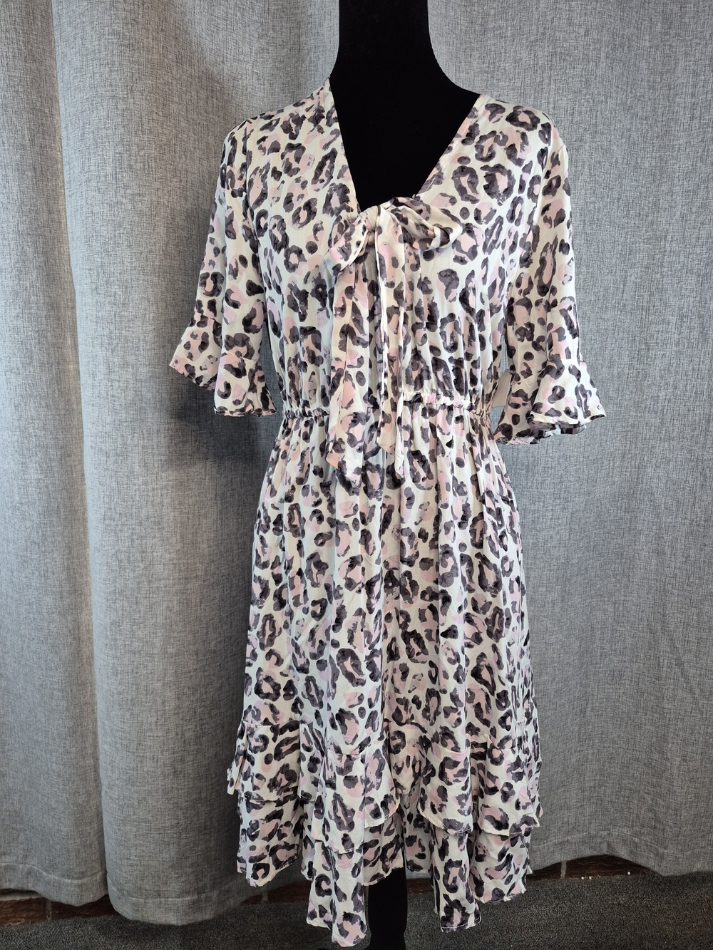 Coco + Carmen Leopard Print Dress S/M Pink Gray V Neck Tie Front Ruffle Sleeve